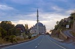 Akçakale'de yol üstündeki cami